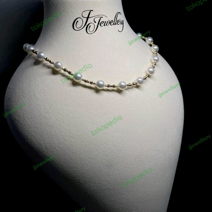 Backdrop Akoya Pearl Necklace