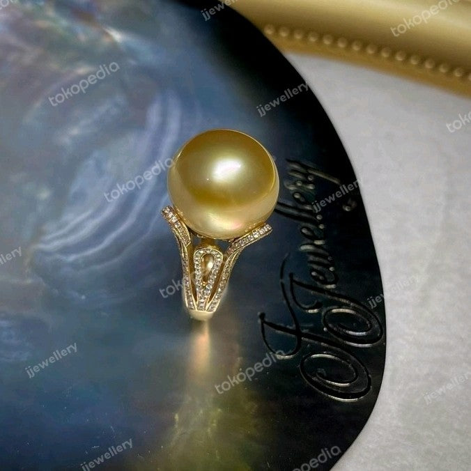 Vintage South Sea Pearl Ring