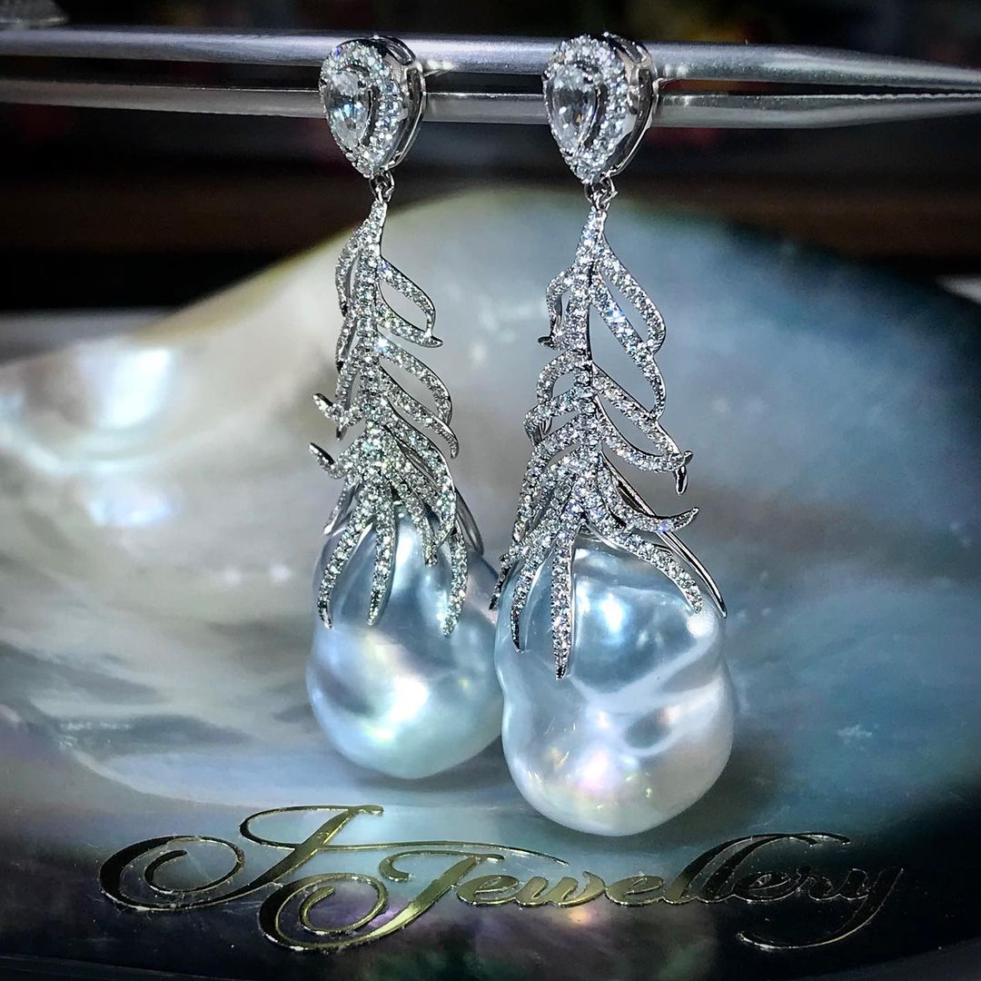 Feather Baroque Pearl Earrings