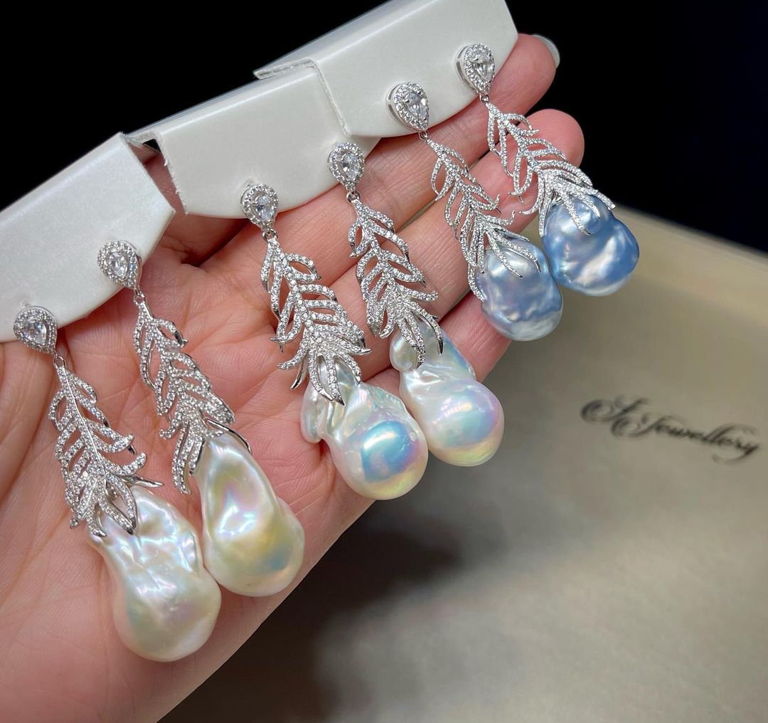 Feather Baroque Pearl Earrings