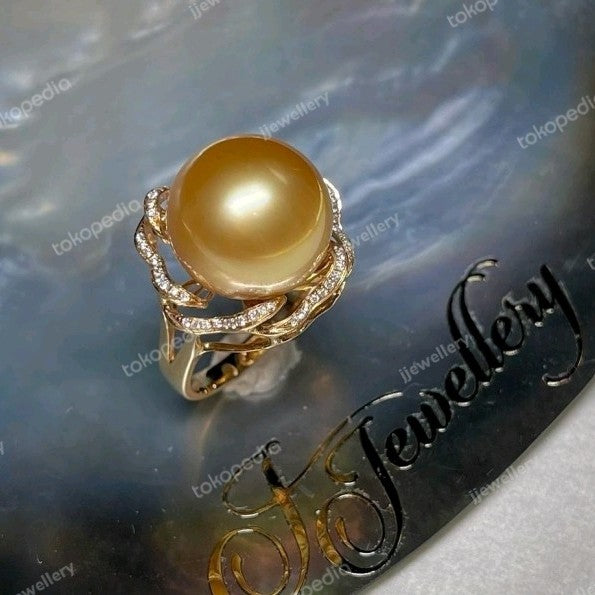 Classic Floral South Sea Pearl Ring