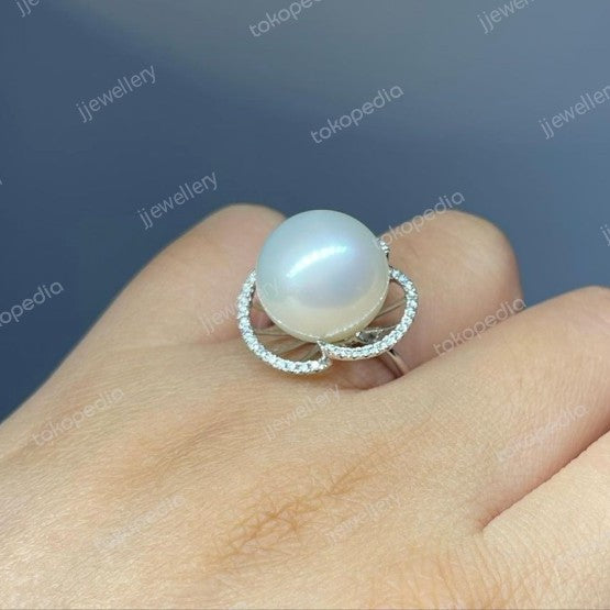 Clover South Sea Pearl Ring